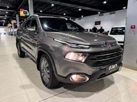 FIAT TORO 2.0 16V TURBO DIESEL RANCH 4WD AT9 FIAT TORO 2.0 16V TURBO DIESEL RANCH 4WD AT9